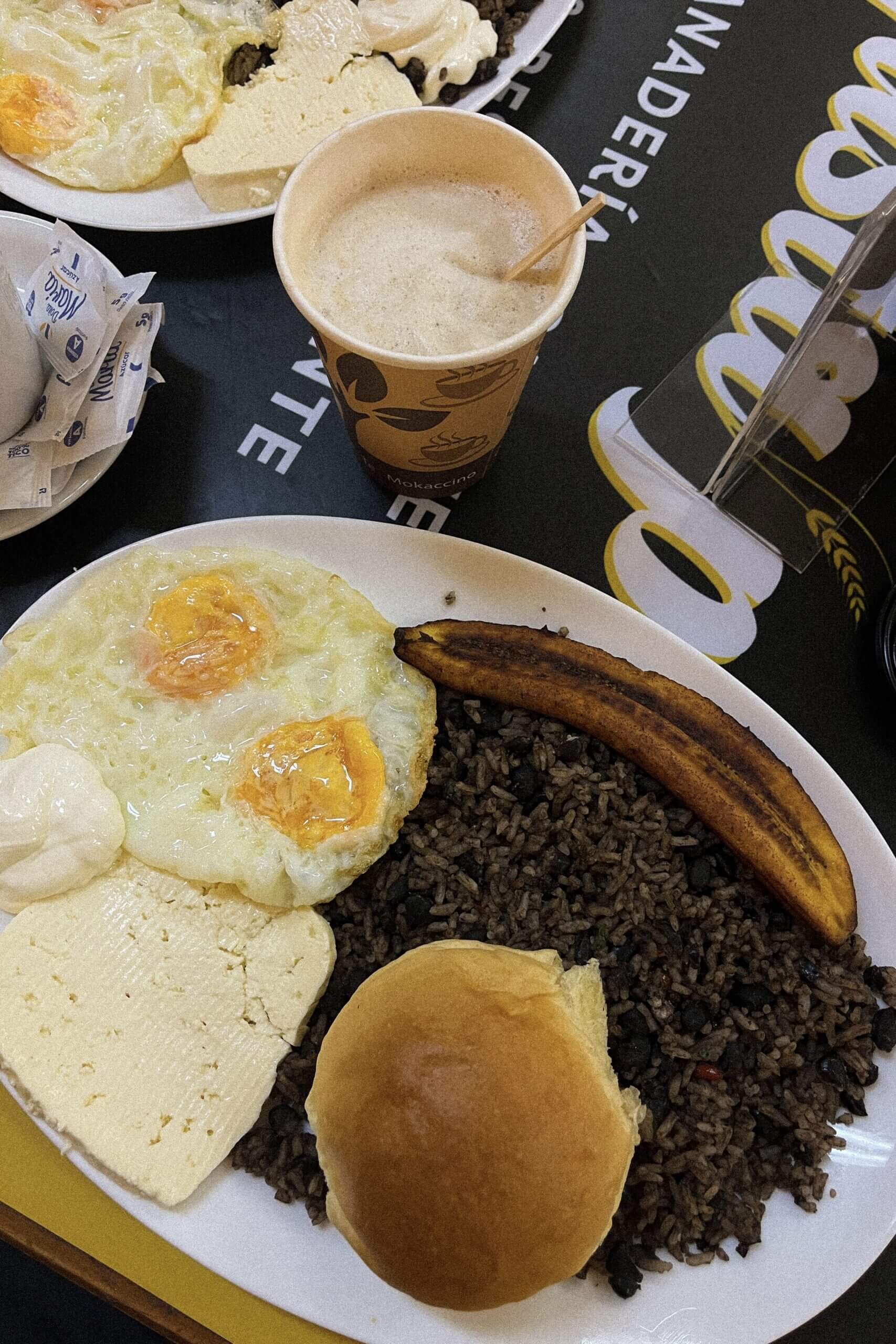 budget food costa rica